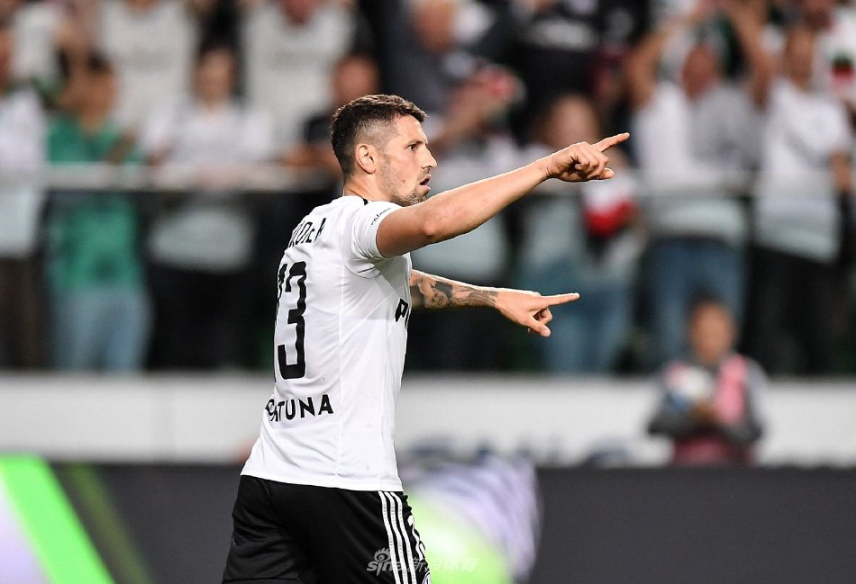 虽然内马尔 虽然内马尔